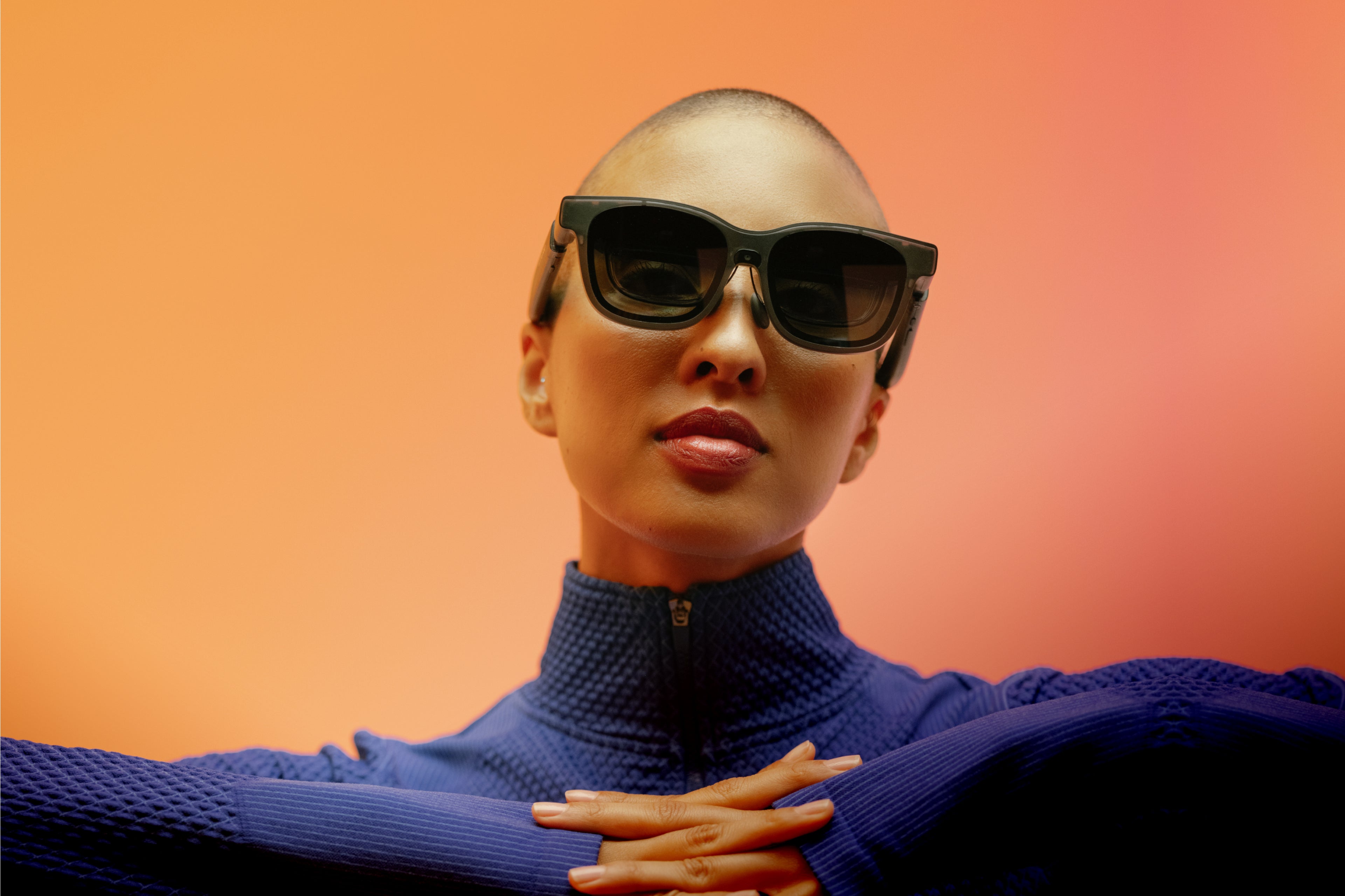 VITURE Luma Pro worn by a model official image