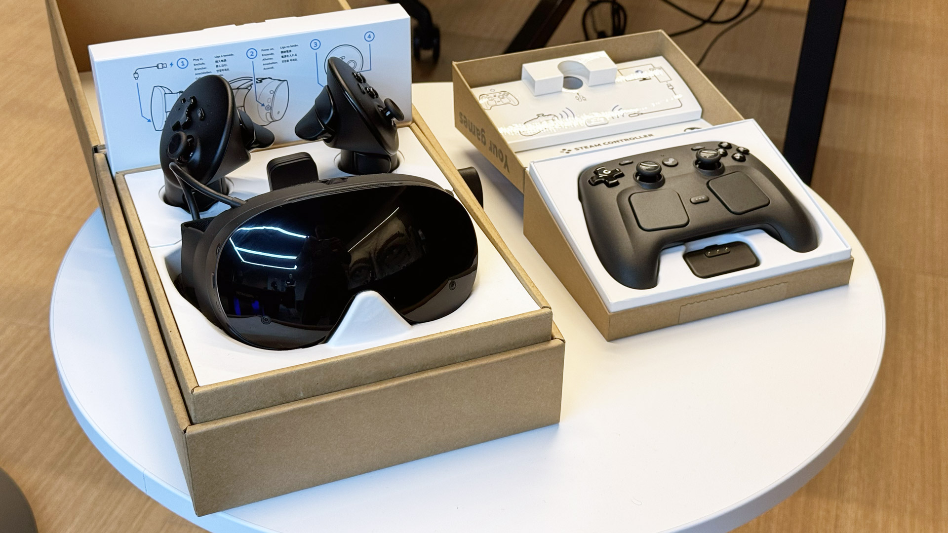 Featured image for the VR story roundup